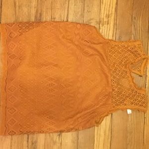 Beautiful sunflower yellow, lace tank 🌻